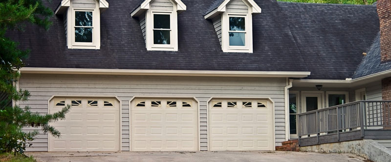 Garage door company Milwaukee